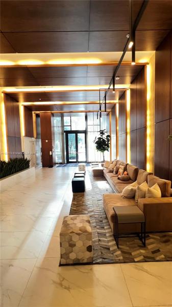 AVENTURA PARKSQUARE RESID