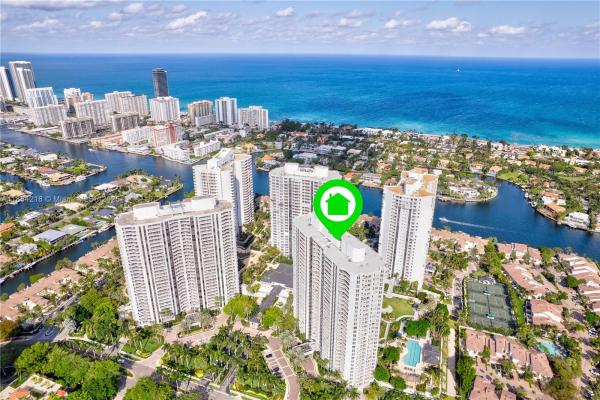 SOUTH TOWER AT THE POINT