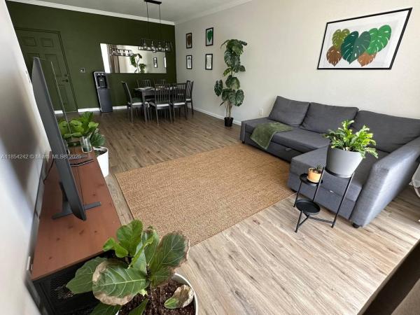 17100 N BAY RD #1711, SUNNY ISLES BEACH, FL 33160