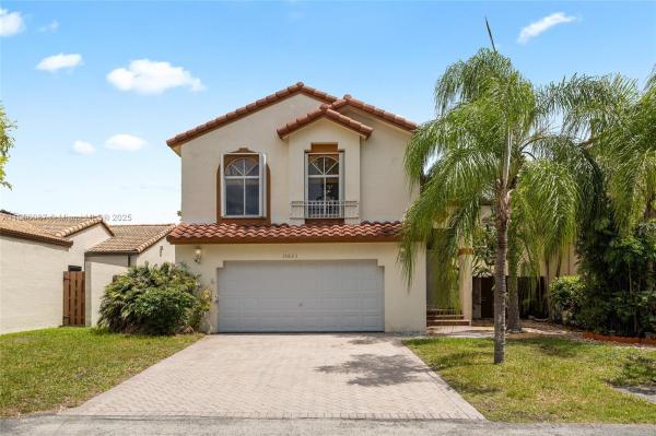 LAKESIDE AT THE HAMMOCKS