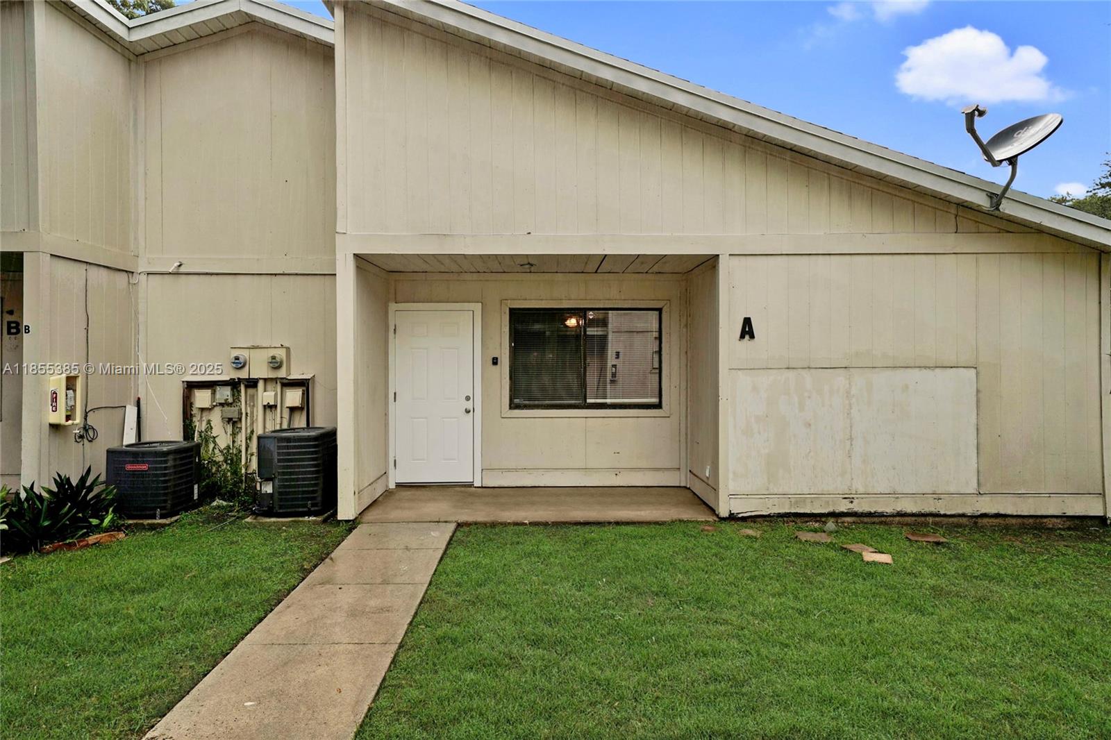 PARK PLACE TOWNHOMES - фото
