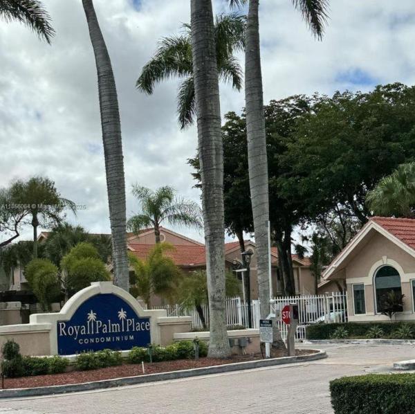 ROYAL PALM PLACE