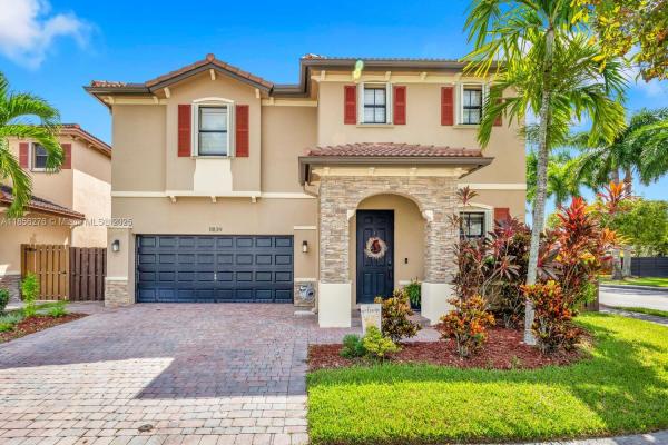 CENTURY GARDENS AT TAMIAM