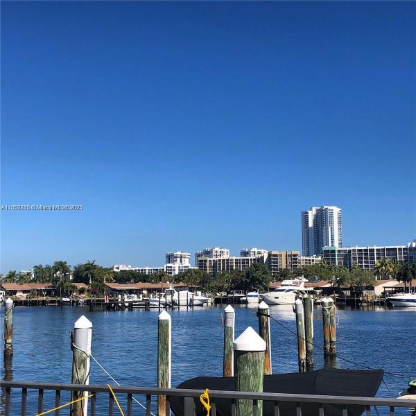 300 THREE ISLANDS BLVD #516, HALLANDALE BEACH, FL 33009