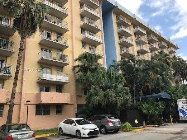 YOLANDA VILLAS CONDO