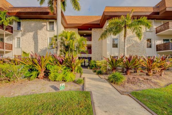 DADELAND CAPRI CONDO