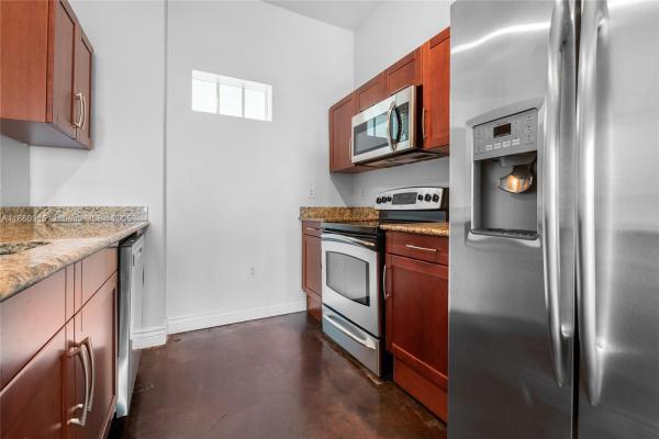 DOWNTOWN DADELAND CONDO N