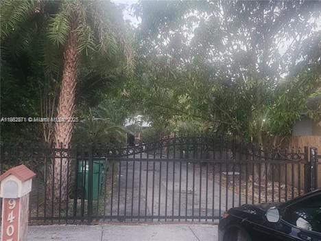 PINEWOOD PARK PL AMD 2ND