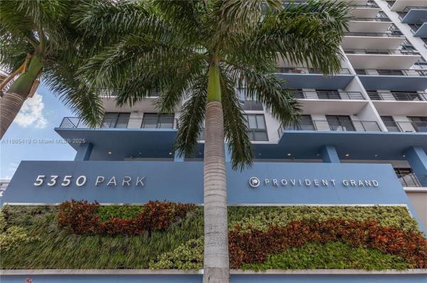 5350 Park at Downtown Dor