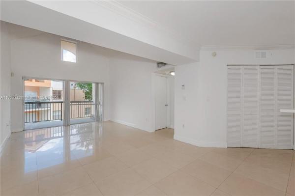 MEDITERRANEAN VILLAS COND