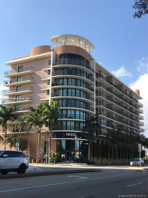 CORAL POINTE CONDO - фото