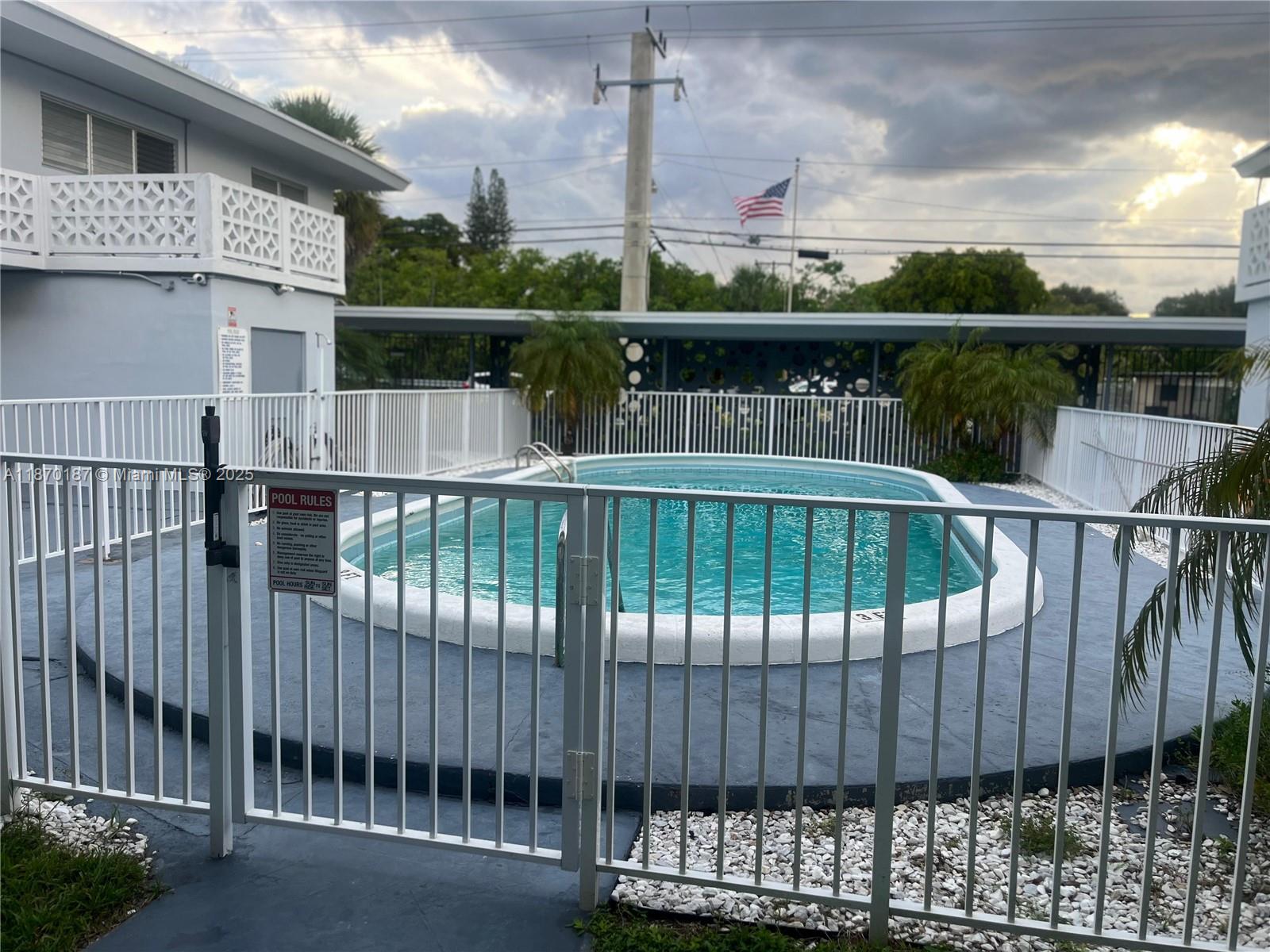 CASA-BISCAYNE - фото