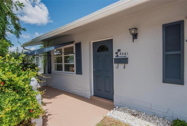 MAINLANDS OF TAMARAC LAKE