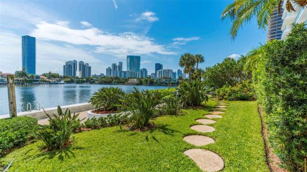 TURNBERRY NORTH TOWER