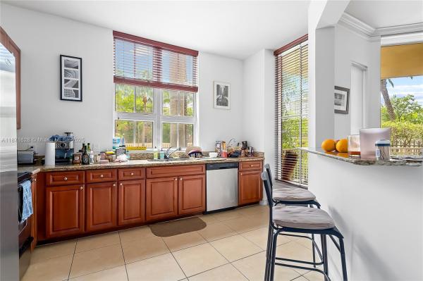 3001 NE 185TH ST #135, AVENTURA, FL 33180