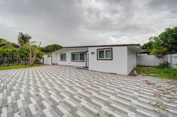 BISCAYNE VILLAGE HEIGHTS