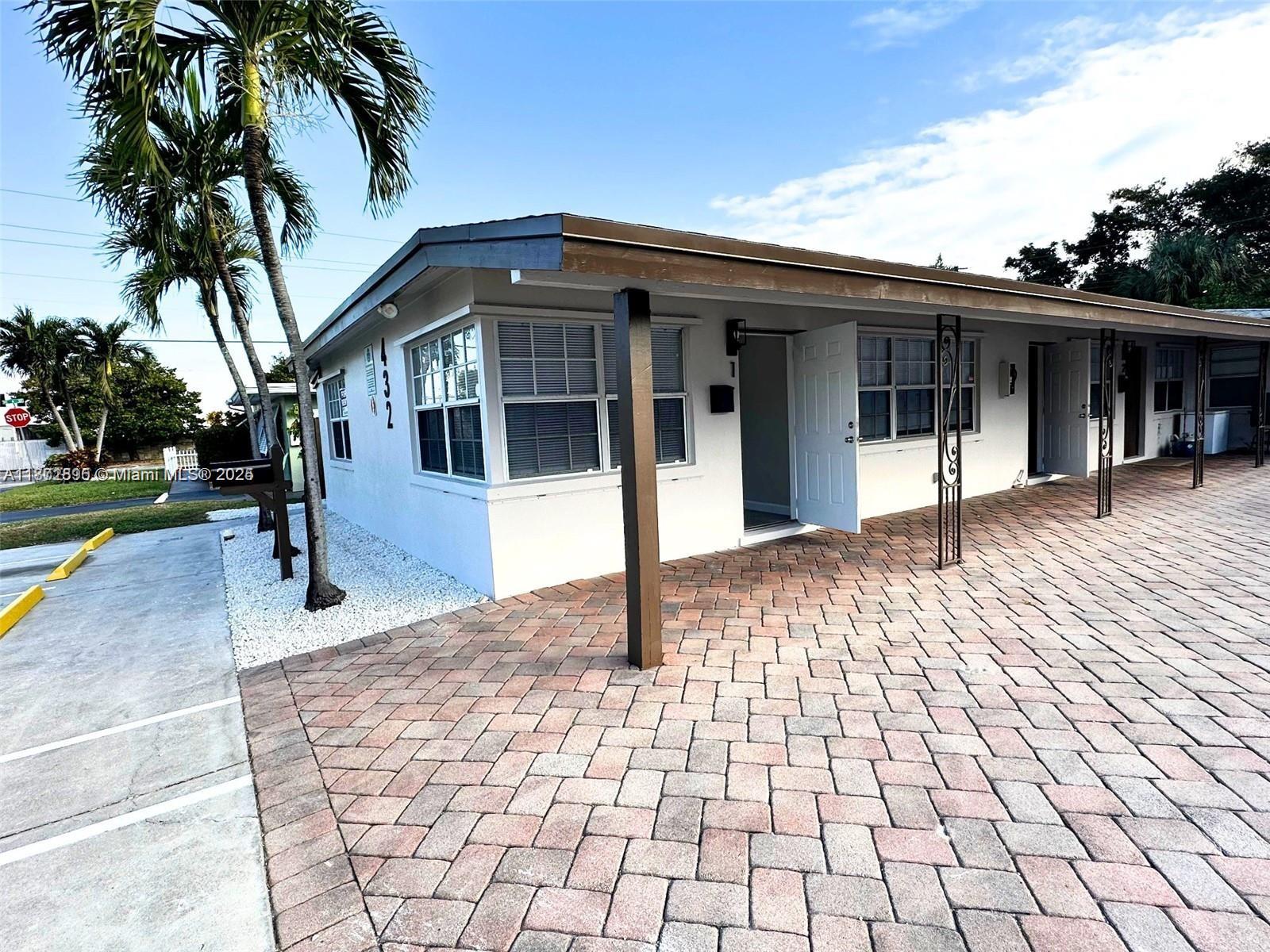 BEACHWAY MANOR - фото