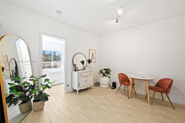 GROVE PALMS II CONDO