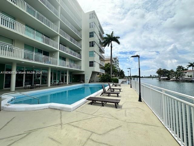 ST REGIS APTS CONDO - фото