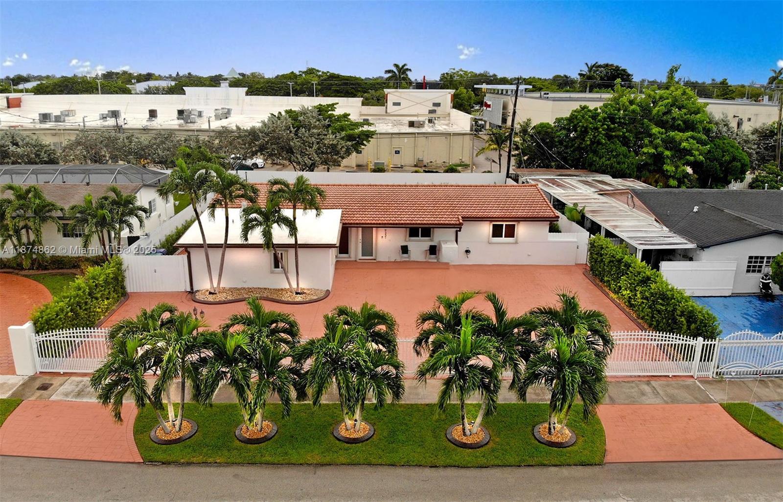 DARLINGTON MANOR - фото