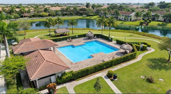 KEYS GATE CONDO NO THREE