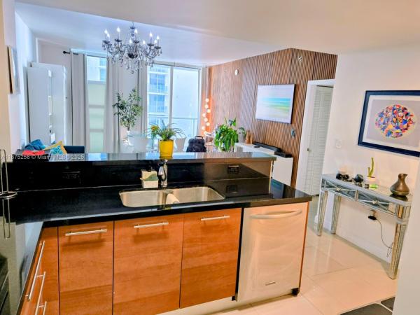 253 NE 2ND ST #1506, MIAMI, FL 33132