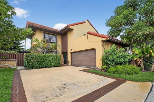 SKY LAKE VILLAS FIRST ADD