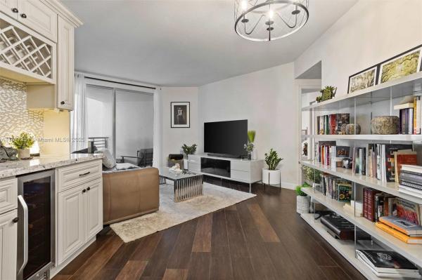 1830 RADIUS DR #620, HOLLYWOOD, FL 33020