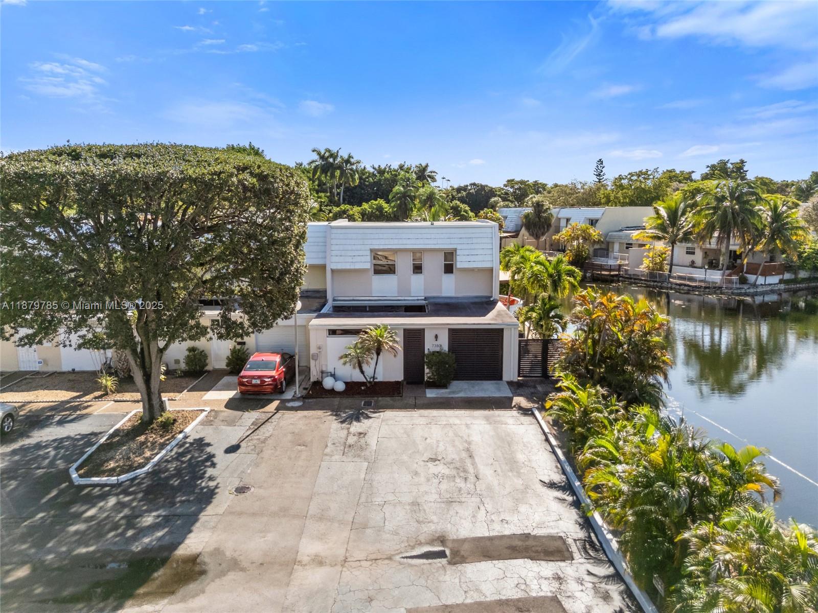 MIAMI LAKES GOLF COURSE - фото