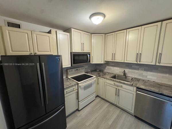 COURTYARDS OF BROWARD