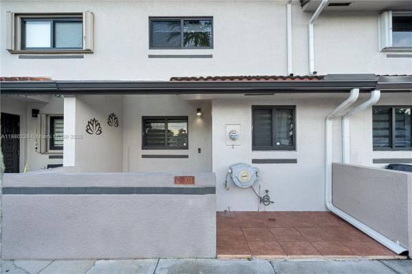 KENDALL LKS E LAKEVIEW TH