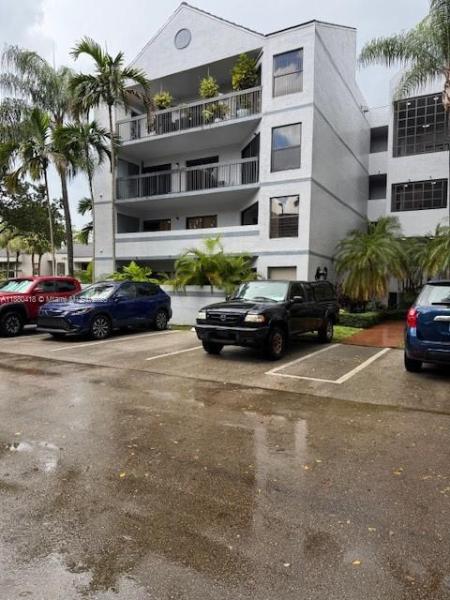 CALUSA CLUB VIL CONDO BLD