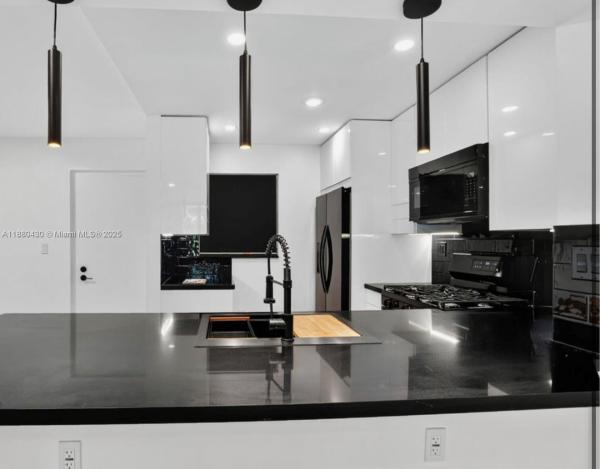 BRIARWINDS CONDO PH II