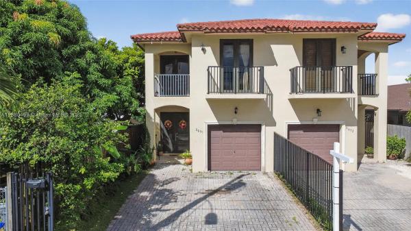 VILLAS AT 31ST PLACE