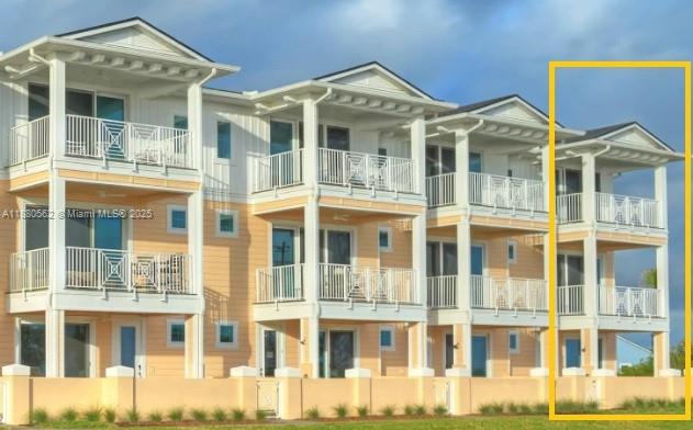 Verona Oceanside - фото