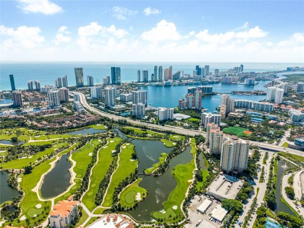 19501 W COUNTRY CLUB DR #2412, AVENTURA, FL 33180