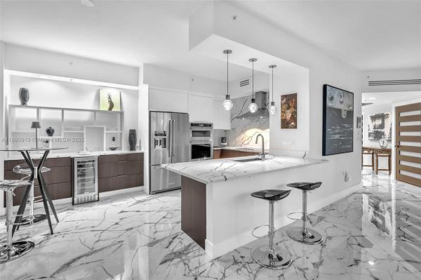 Las Olas River House