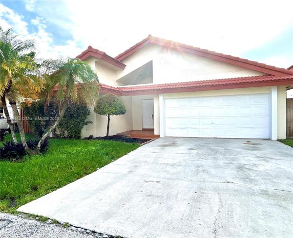 ANGELICA GARDENS AT LAKES