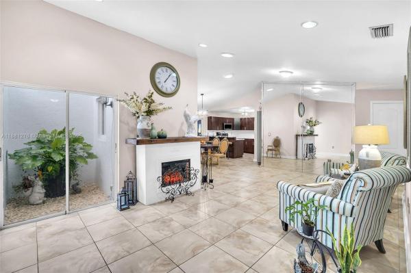 LAKES OF PALM SPRINGS