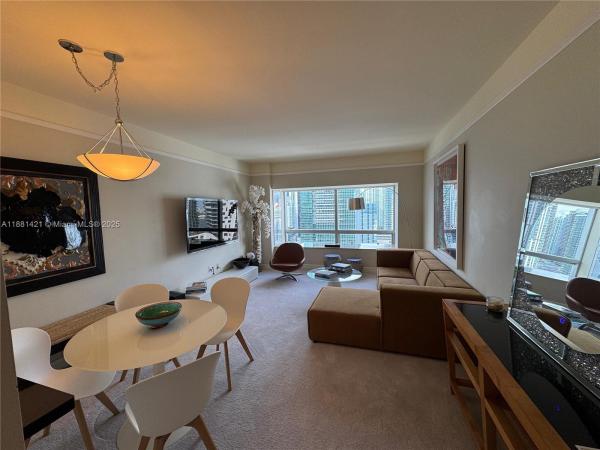 FOUR SEASON CONDO HOTEL