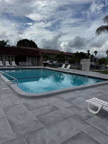 CLASSIC TOWNE HOUSES WEST