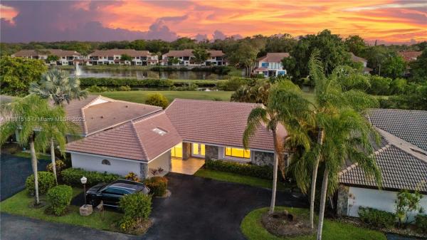 The Villa Residences Of Em