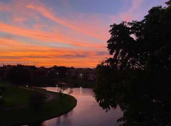 CASCADES OF LAUDERHILL CO