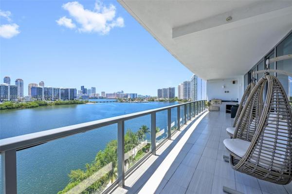 3300 NE 188TH ST #718, AVENTURA, FL 33180