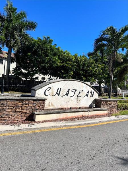 BAYWINDS OF GALAPAGOS FIR