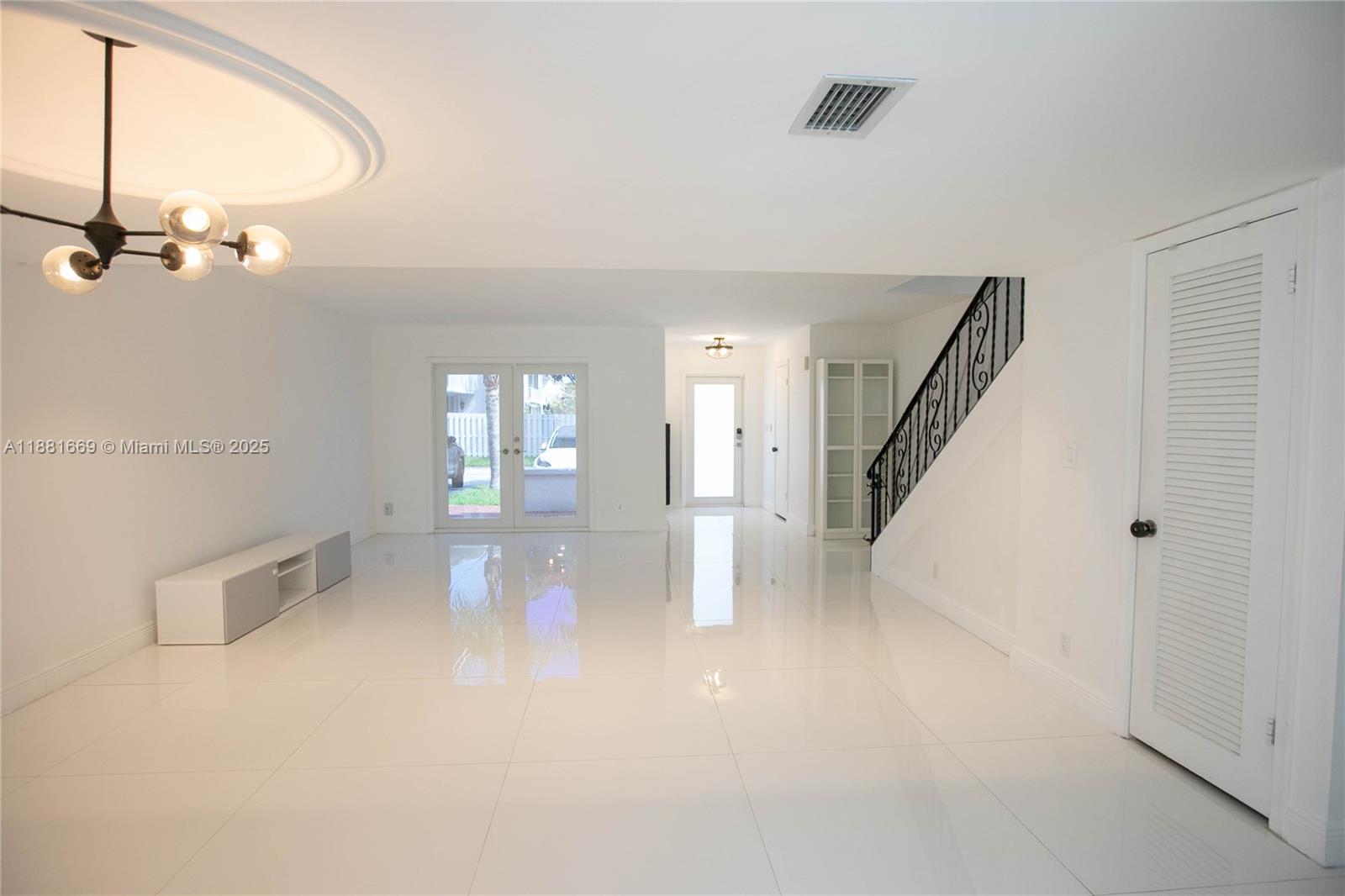 TOWNHOUSES OF VENETIAN PA - фото