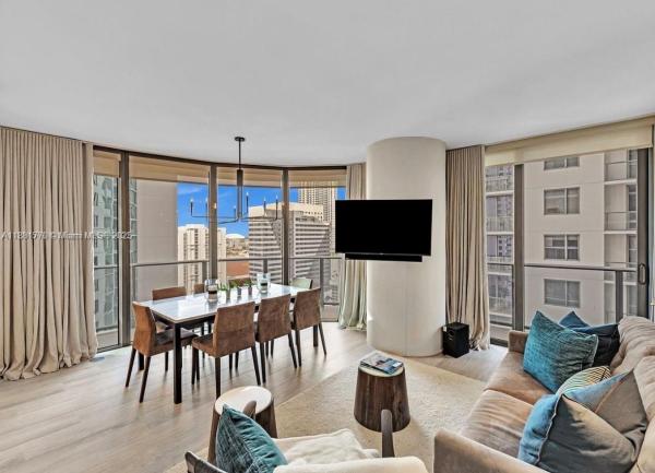 55 SW 9TH ST #1808, MIAMI, FL 33130