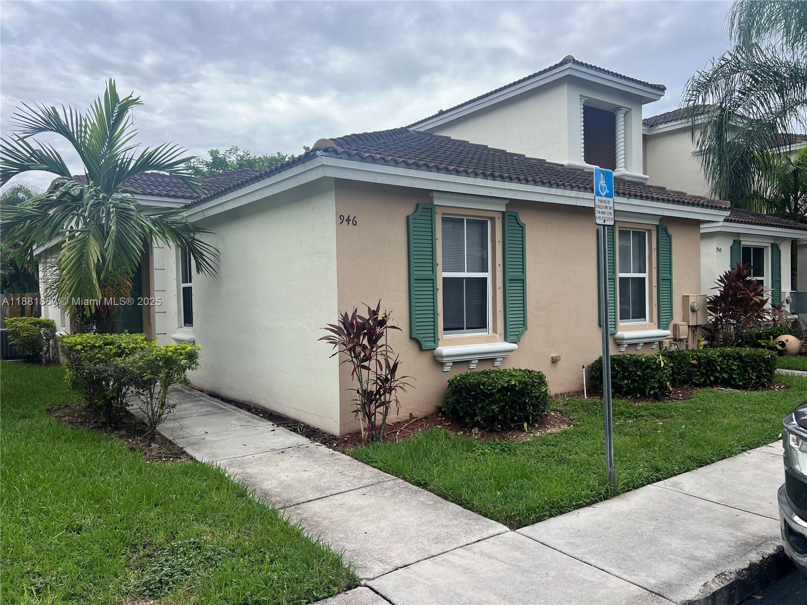 Marbella Bay - фото