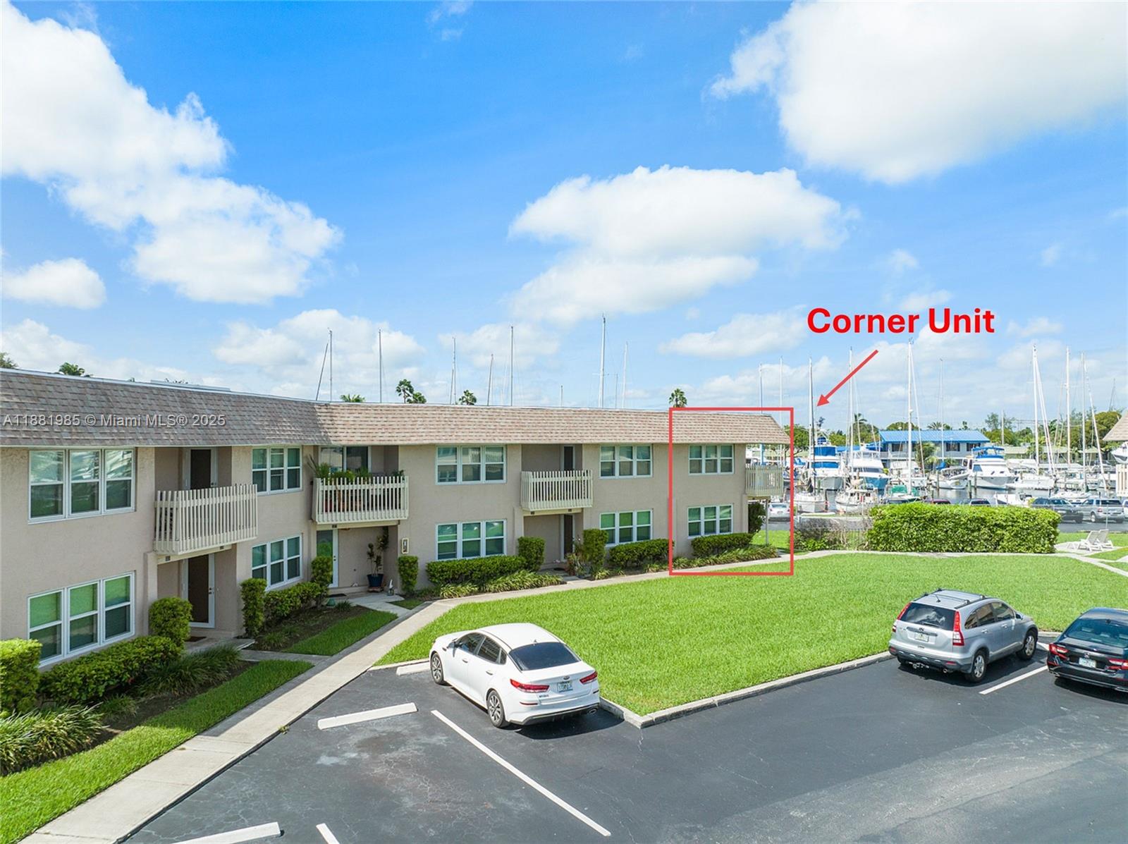 Marina Townhomes - фото