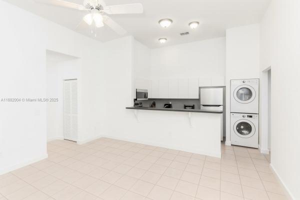 HOLLYWOOD LITTLE RANCHES